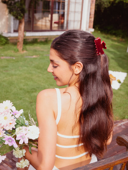 Cloudline Medium Hair Claw in Cherry Wine