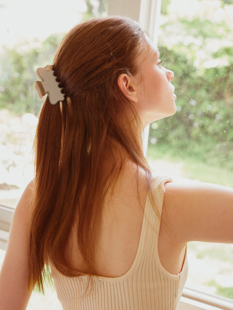 Cloudline Medium Hair Claw in Moonstone