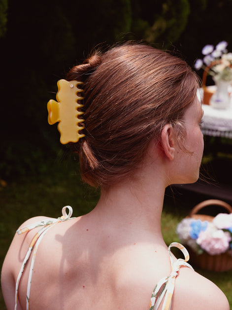 Cloudline Large Hair Claw in Lemon Cream