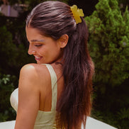 Cloudline Medium Hair Claw in Lemon Cream