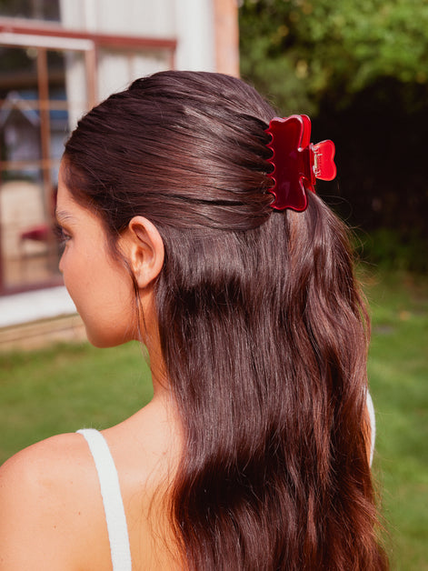 Cloudline Medium Hair Claw in Cherry Wine