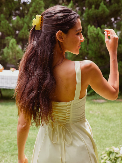 Cloudline Medium Hair Claw in Lemon Cream