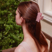 Cloudline Medium Hair Claw in Ballet Pink